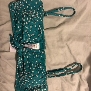 Billabong V cut swim top